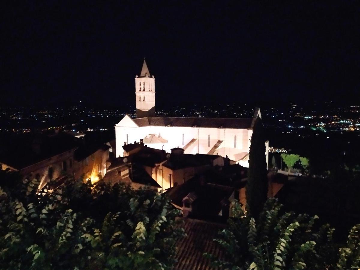 La Dolce Agogia Apartment Assisi Bagian luar foto