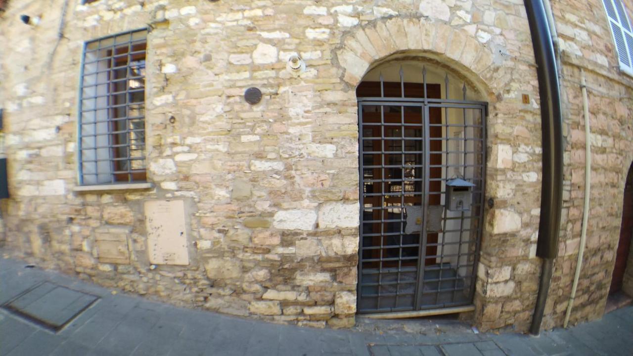 La Dolce Agogia Apartment Assisi Bagian luar foto