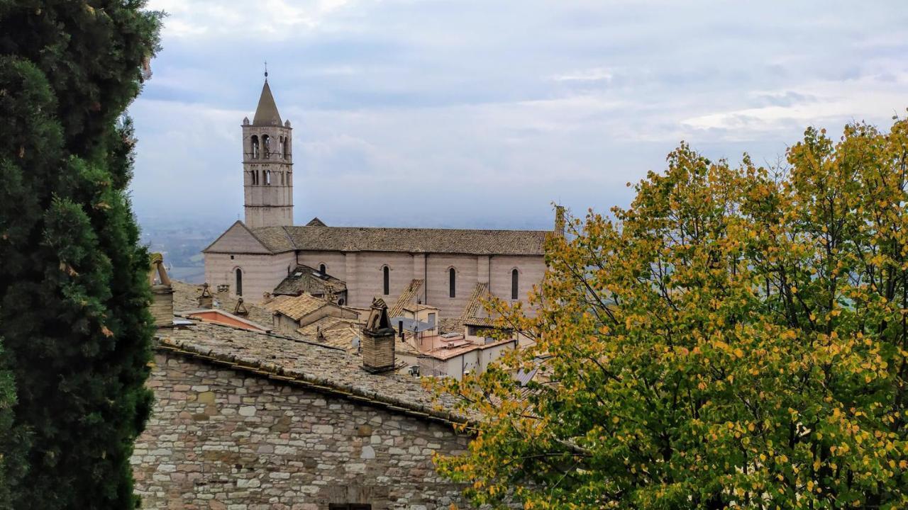 La Dolce Agogia Apartment Assisi Bagian luar foto