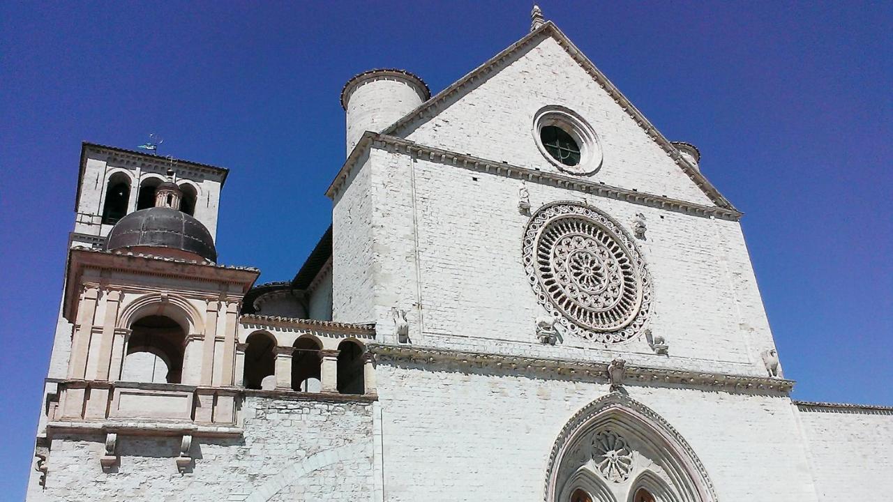 La Dolce Agogia Apartment Assisi Bagian luar foto