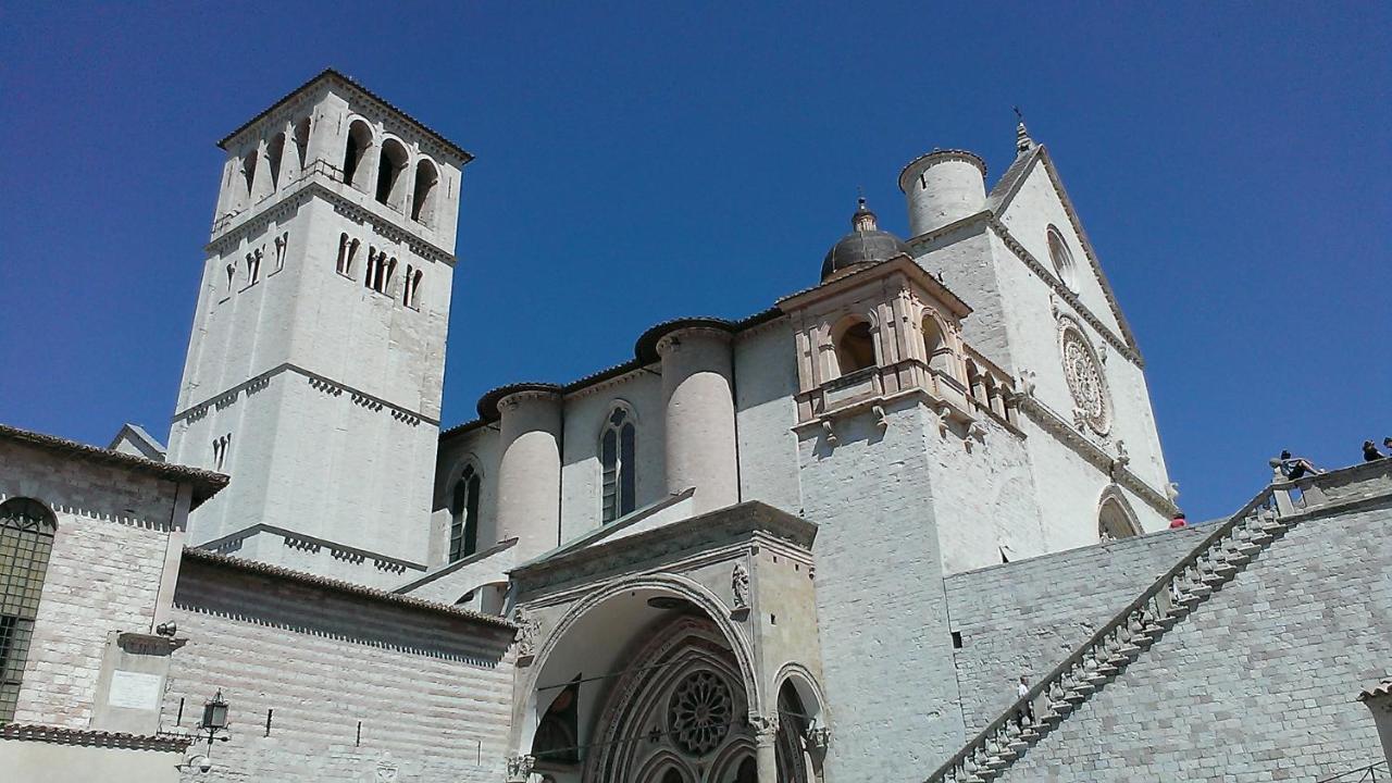 La Dolce Agogia Apartment Assisi Bagian luar foto